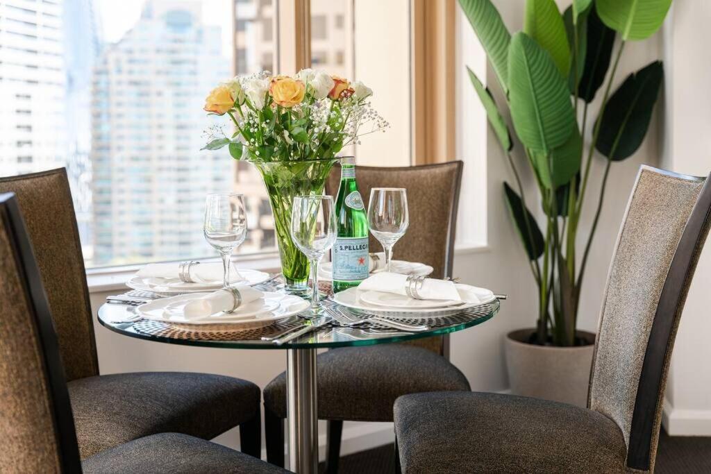 At With Harbour Bridge And Opera House Apartment