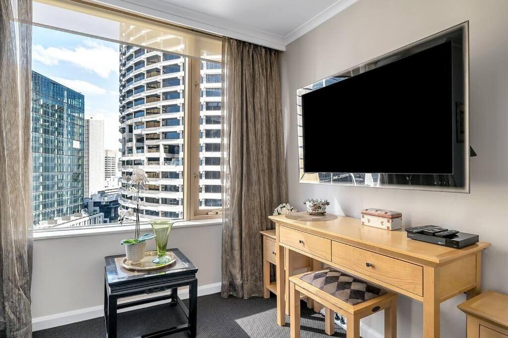 At With Harbour Bridge And Opera House Apartment